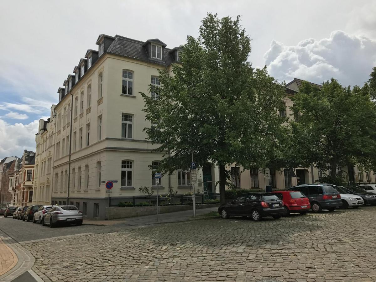 Zimmer Im Ug Direkt In Der Innenstadt, Centrum Schwerin  Dış mekan fotoğraf