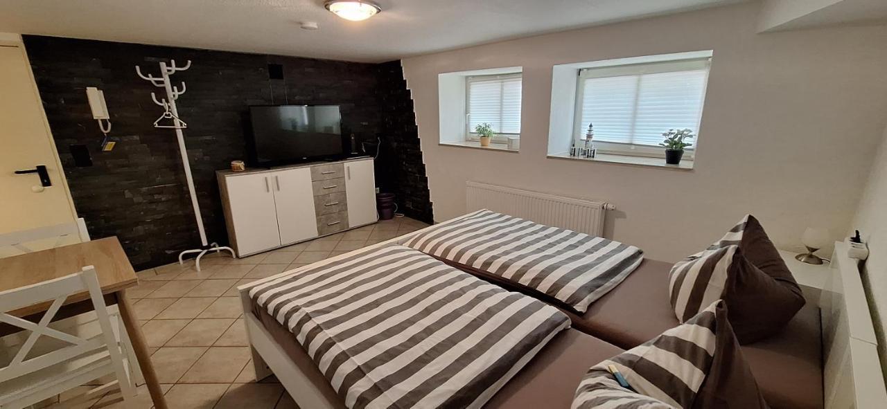 Zimmer Im Ug Direkt In Der Innenstadt, Centrum Schwerin  Dış mekan fotoğraf